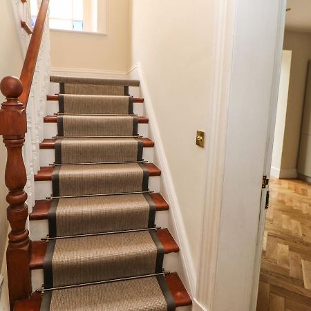 Hillside House Villa Лейбърн Екстериор снимка