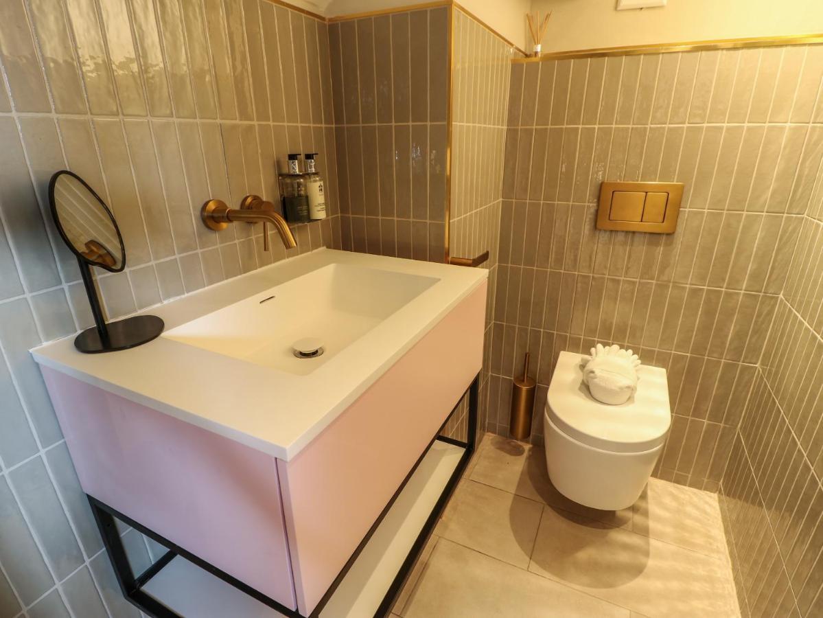 Hillside House Villa Лейбърн Екстериор снимка