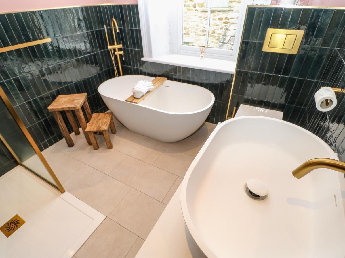 Hillside House Villa Лейбърн Екстериор снимка