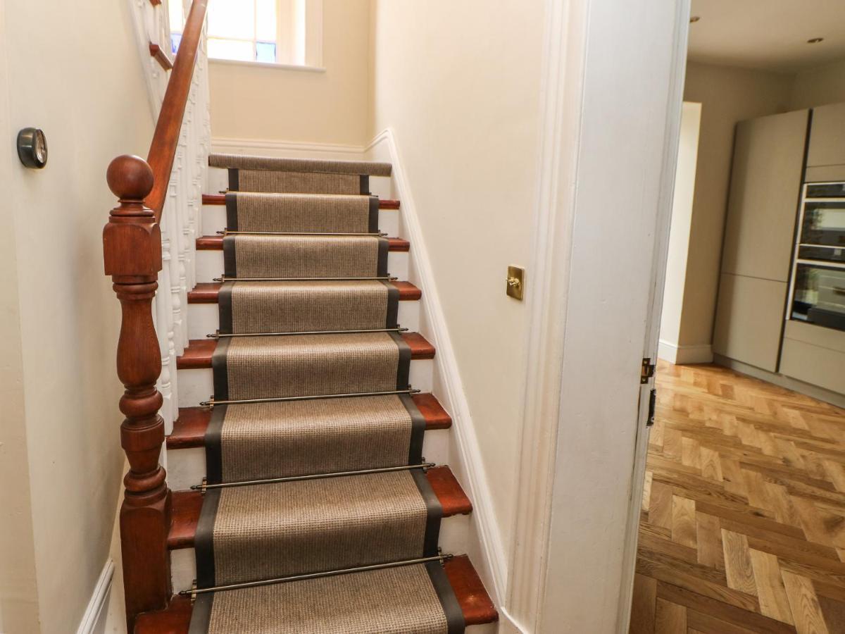 Hillside House Villa Лейбърн Екстериор снимка