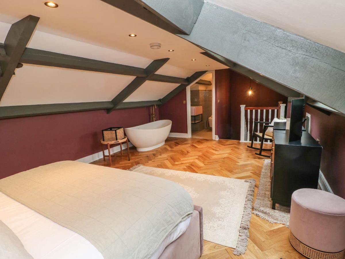 Hillside House Villa Лейбърн Екстериор снимка