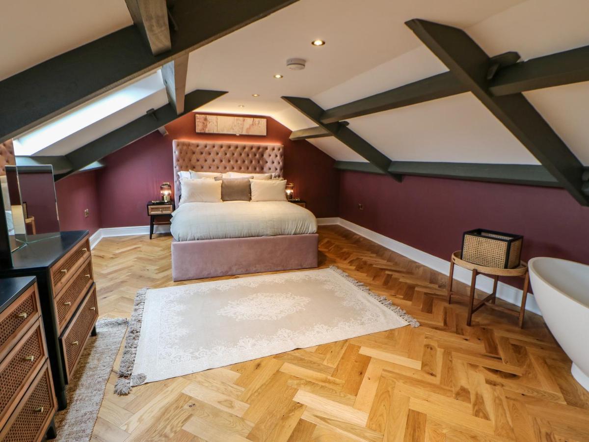 Hillside House Villa Лейбърн Екстериор снимка